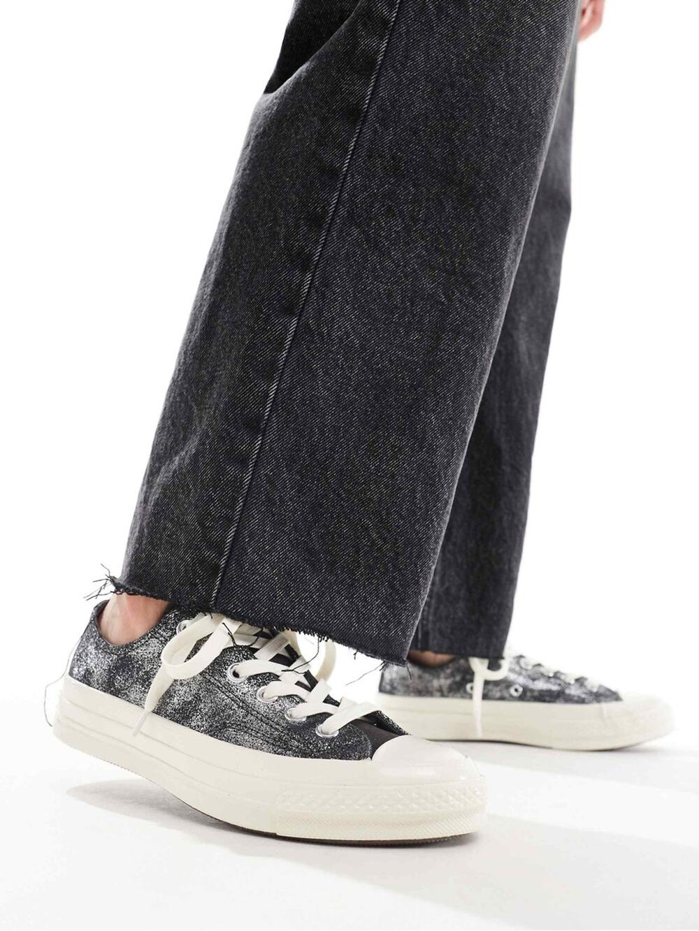 Converse Chuck 70 Ox sneakers in dark silver Nwob